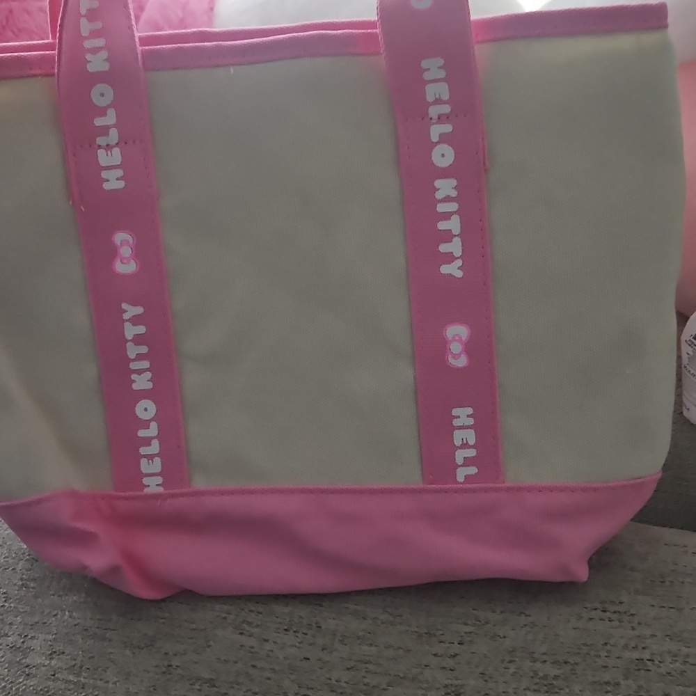 Hello Kitty Pink Tote with Charm - Picture 3 of 3
